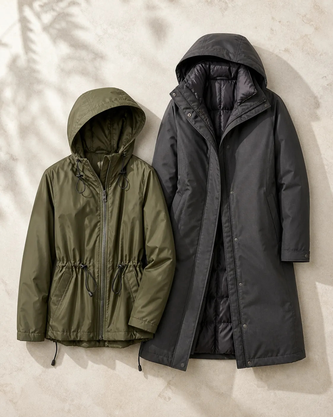 Parka courte olive et parka longue anthracite présentées côte à côte